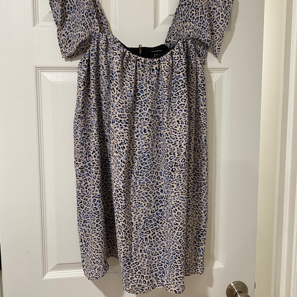Daily Look Olivaceous leopard off shoulder top